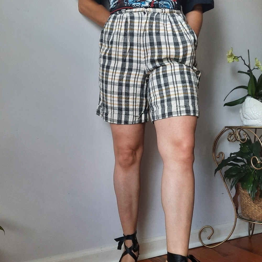 Vintage plaid high rise shorts